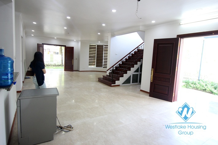 Lovely and elegant riverside villa for rent in Ciputra, Tay Ho, Hanoi